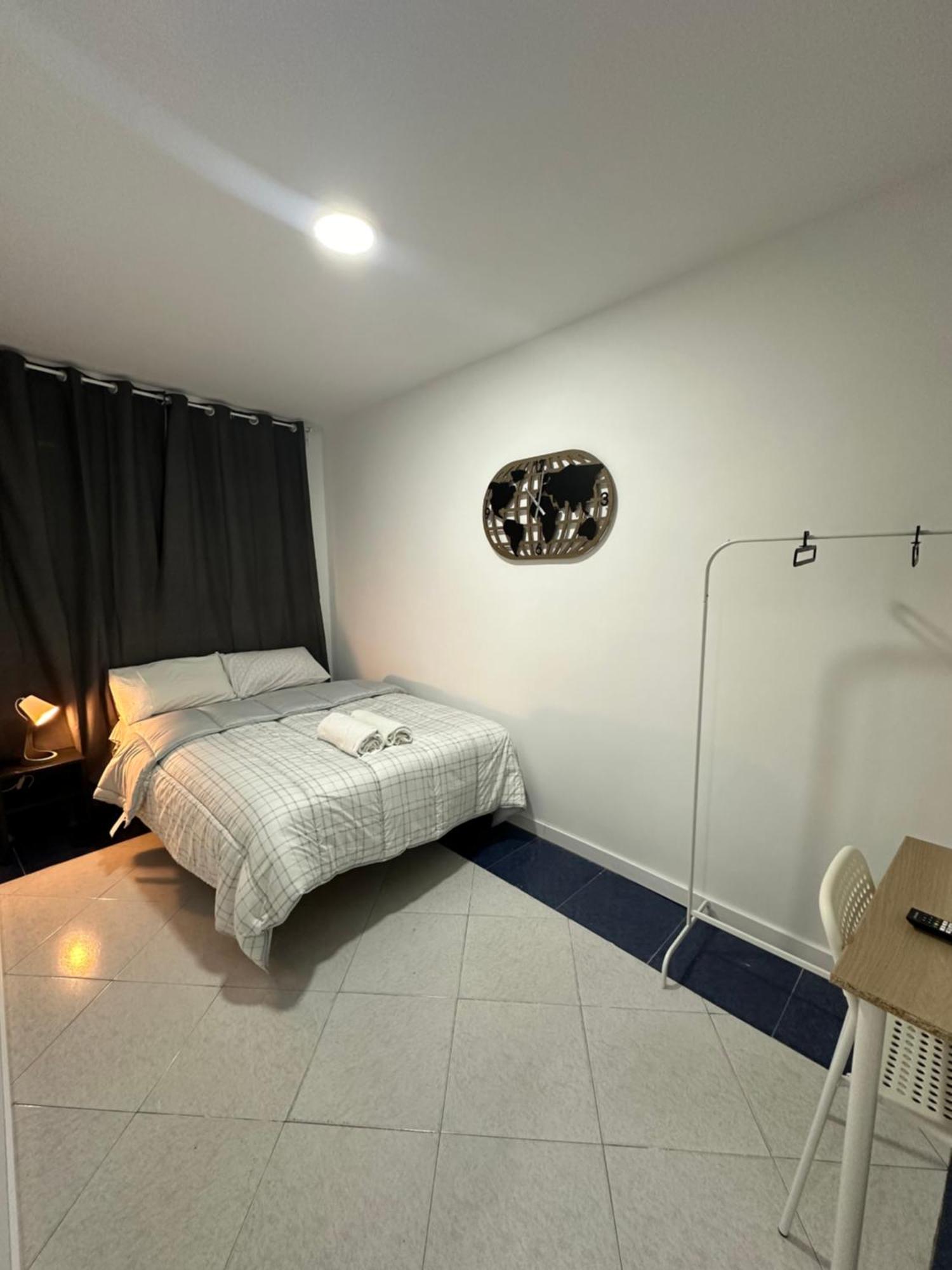 Rooms Mediavilla Madrid Exterior foto