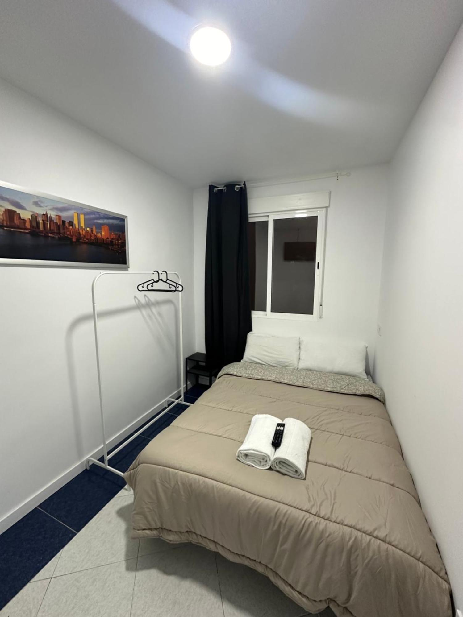 Rooms Mediavilla Madrid Exterior foto
