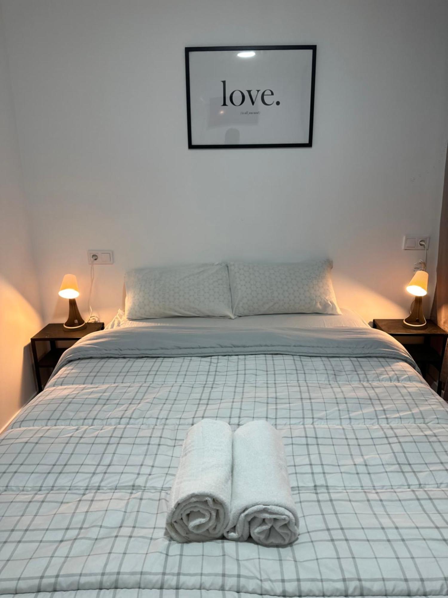 Rooms Mediavilla Madrid Exterior foto