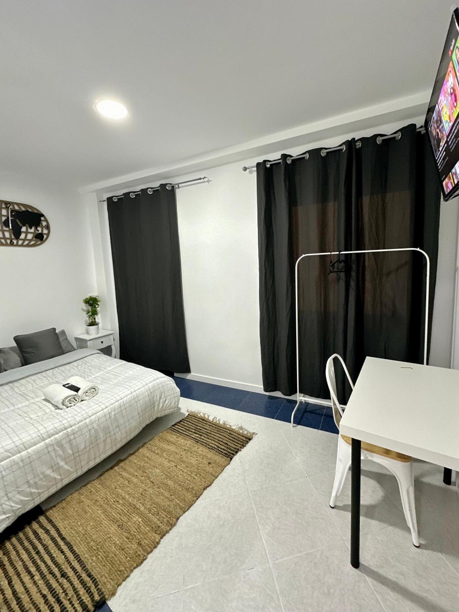 Rooms Mediavilla Madrid Exterior foto