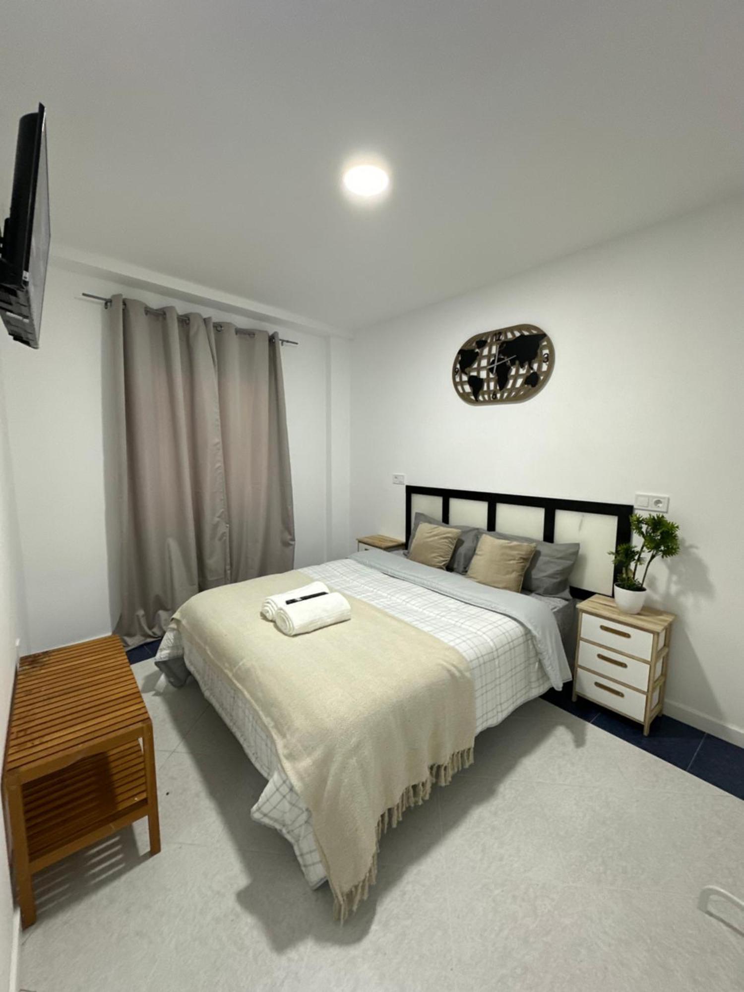 Rooms Mediavilla Madrid Exterior foto