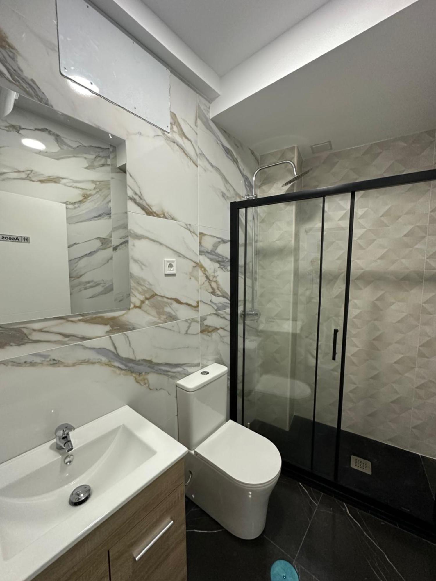 Rooms Mediavilla Madrid Exterior foto